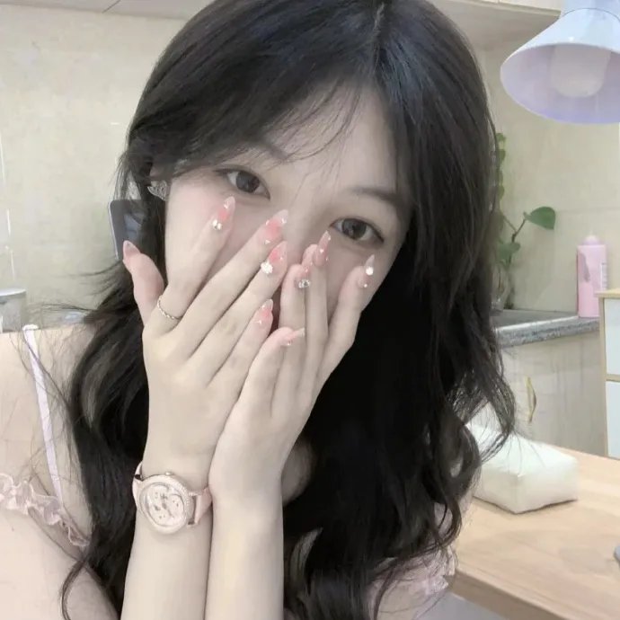 加油站的女孩